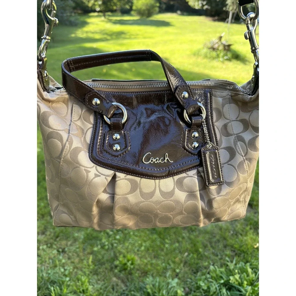 Coach Signature Ashley Satchel, Logo-   Pre-owned, good condition.